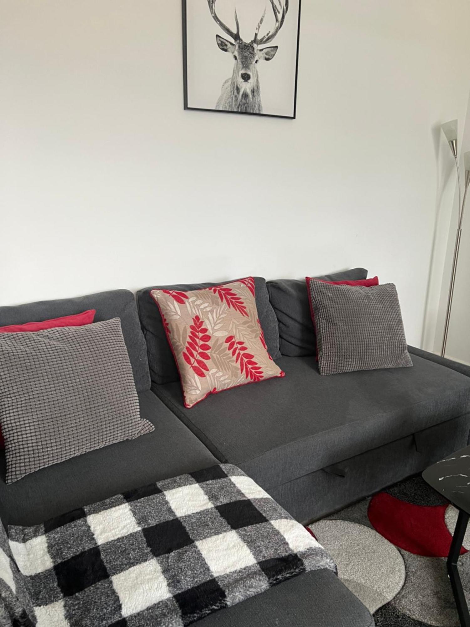 Stylish 2 Bedrooms, 2 Bathrooms With Workspace In Milton Keynes Exterior foto